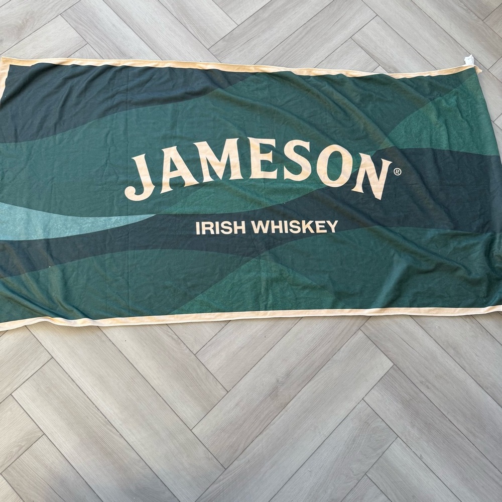 ☘️ Jameson Collectible Irish Whiskey Green Towel